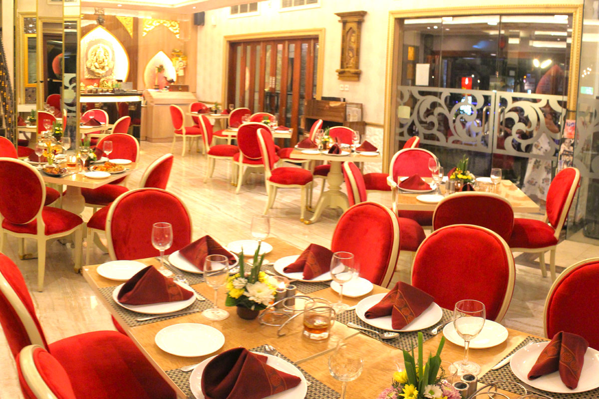 Queen’s of India Kuta Interior 1st floor Inside