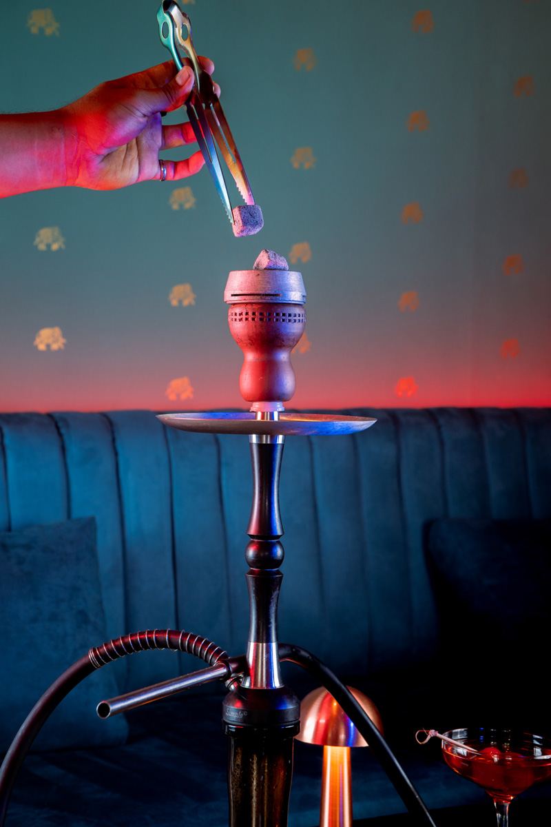 Preparing shisha at Queen’s Tandoor Indian Restaurant Bali